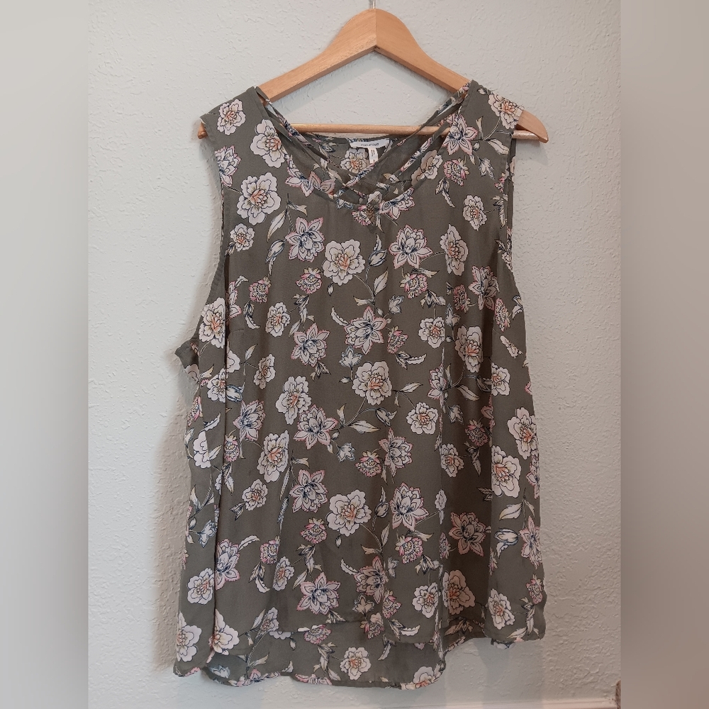Maurices Floral Sleeveless Sage Green Top 2xl XxL